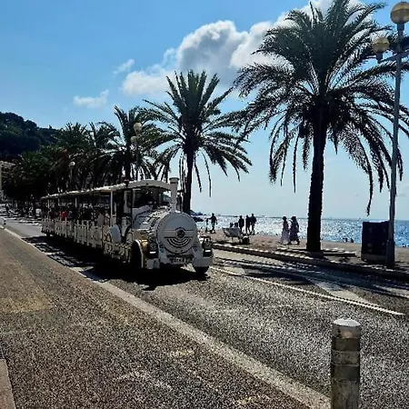 So Amata , A Deux Pas Du Port De * ニース