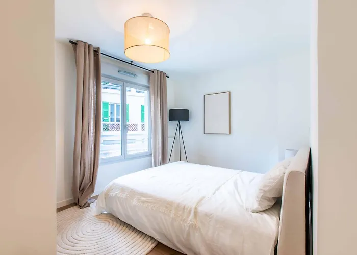 So Amata , A Deux Pas Du Port De * ニース