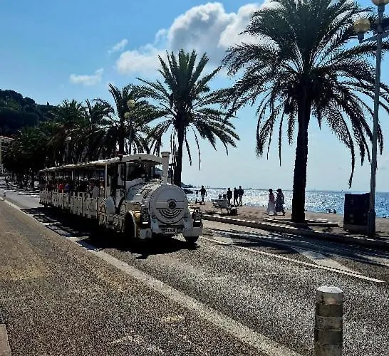 So Amata , A Deux Pas Du Port De * ニース